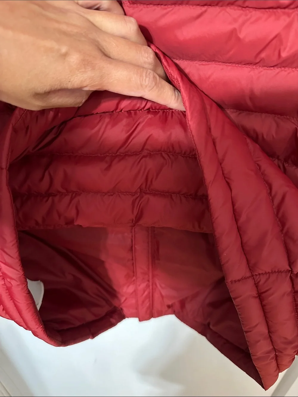Oakley Men's Deep Red Quilted Puffer Vest performance fit US S